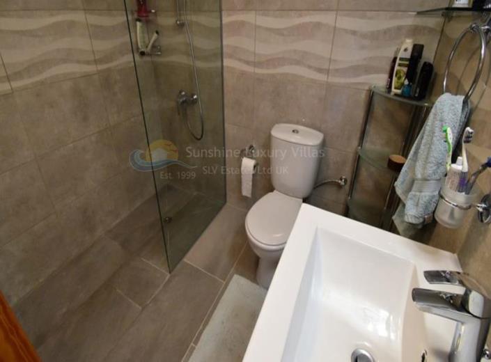 Image No.7-2 Bed House for sale