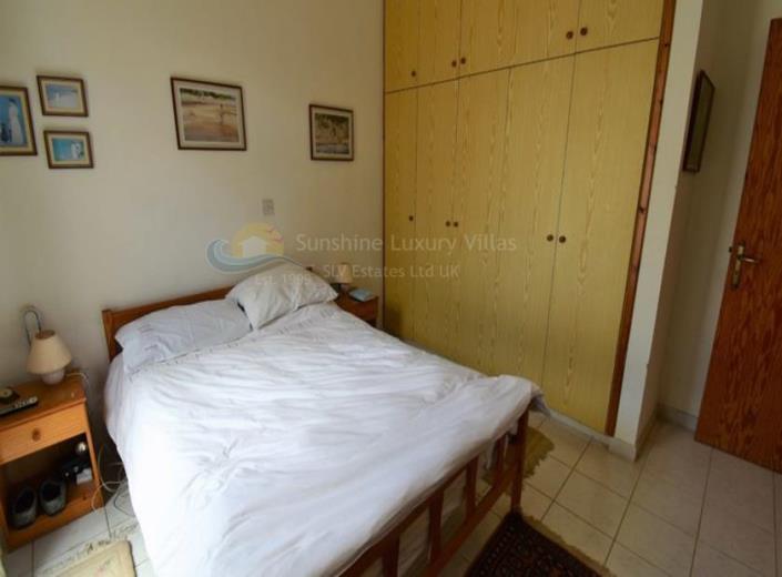 Image No.11-2 Bed House for sale