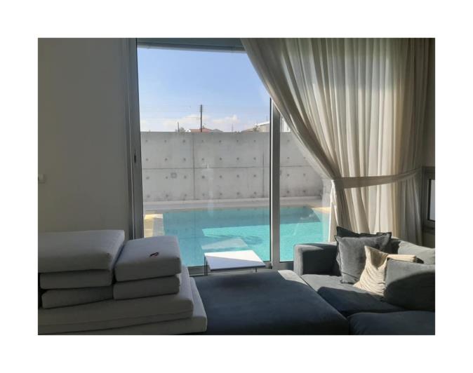 Image No.2-4 Bed Villa for sale