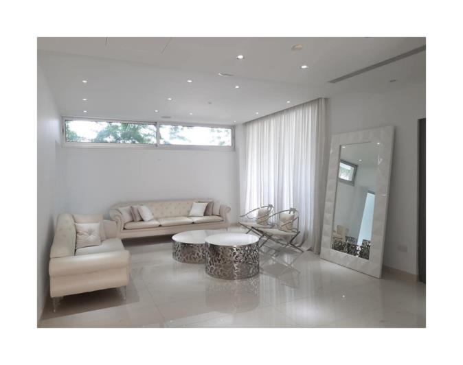 Image No.3-4 Bed Villa for sale