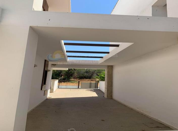 Image No.9-3 Bed Villa for sale