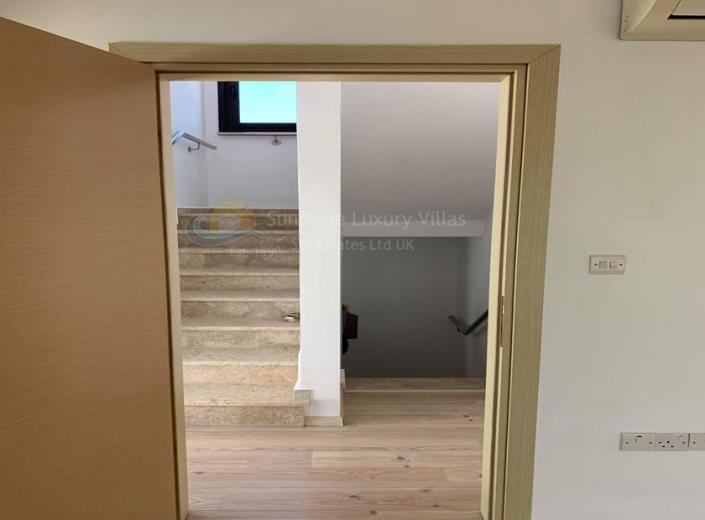 Image No.12-3 Bed Villa for sale