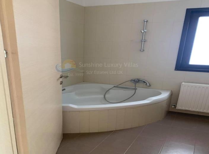 Image No.15-3 Bed Villa for sale