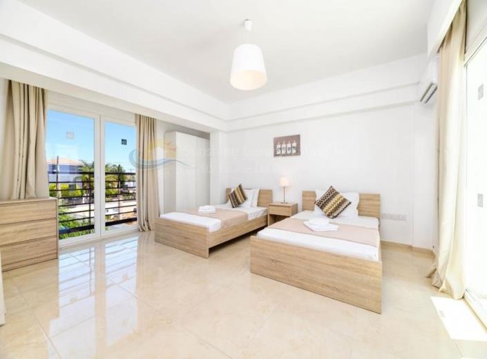 Image No.8-Maison / Villa de 4 chambres à vendre à Ayia Napa