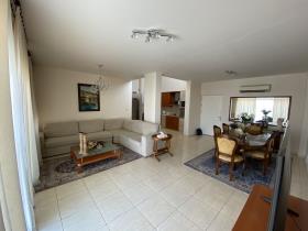 Image No.0-Appartement de 5 chambres à vendre à Agios Athanasios