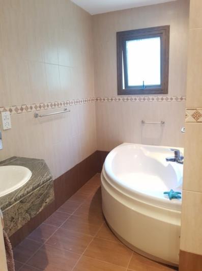 Image No.16-2 Bed Townhouse for sale