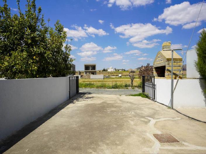 Image No.12-2 Bed Townhouse for sale