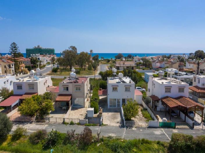 Image No.17-2 Bed Townhouse for sale