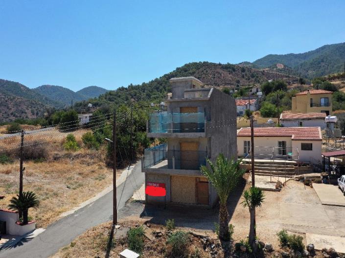 Image No.3-Commercial de 4 chambres à vendre à Pomos