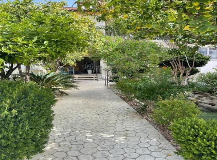 Image No.3-Maison / Villa de 10 chambres à vendre à Larnaca