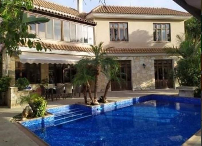 Image No.1-Villa / Détaché de 5 chambres à vendre à Parekklisia