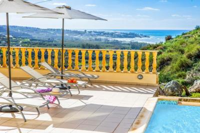 Villa / Détaché de 3 chambres à vendre à Potima