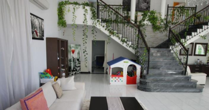 Image No.5-Villa de 5 chambres à vendre à Oroklini