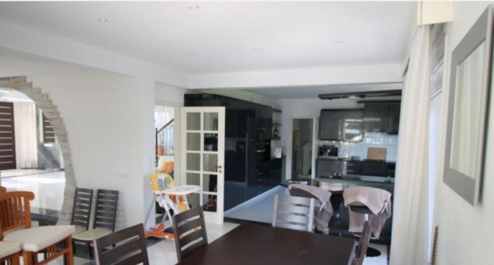 Image No.9-Villa de 5 chambres à vendre à Oroklini