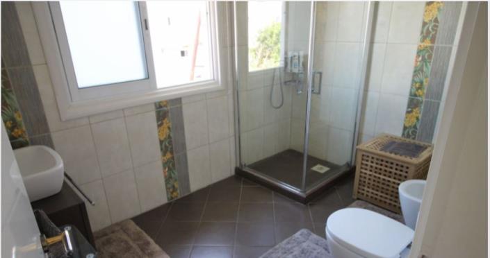 Image No.18-Villa de 5 chambres à vendre à Oroklini