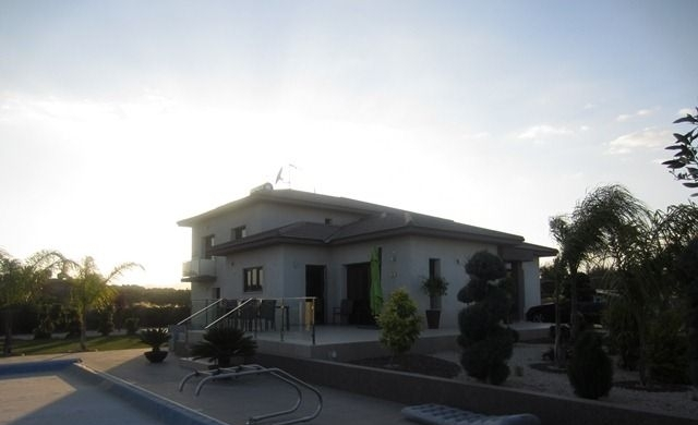 Image No.1-6 Bed House/Villa for sale