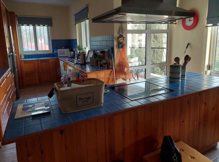 Image No.4-9 Bed Apartment for sale