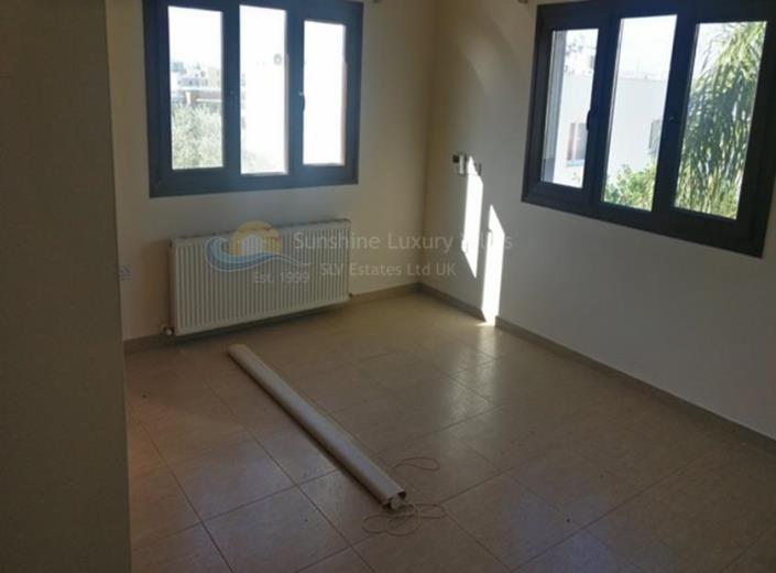 Image No.10-Maison / Villa de 4 chambres à vendre à Aradippou