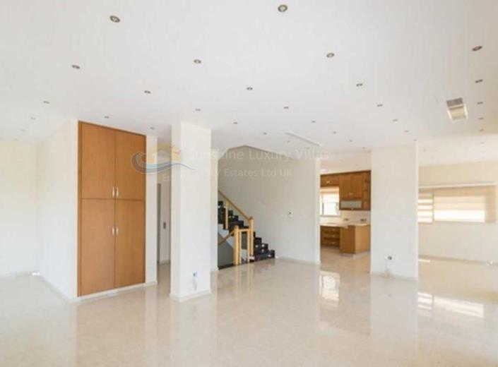 Image No.3-Maison / Villa de 6 chambres à vendre à Germasogeia