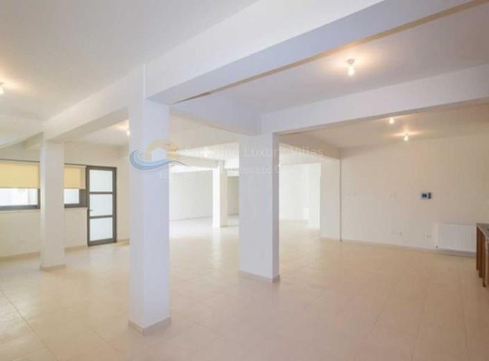 Image No.6-Maison / Villa de 6 chambres à vendre à Germasogeia