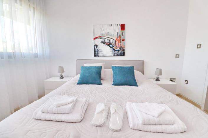 Image No.18-2 Bed Apartment for sale