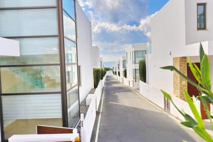 Image No.33-2 Bed Apartment for sale