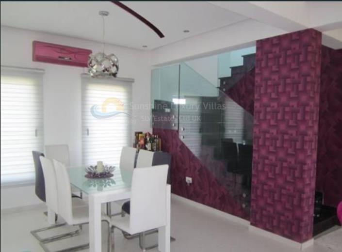 Image No.5-Maison / Villa de 4 chambres à vendre à Dromolaxia