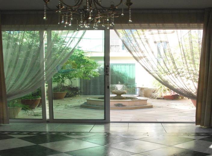 Image No.12-6 Bed Villa for sale