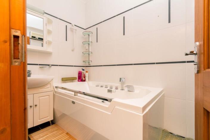 Image No.12-Villa de 4 chambres à vendre à Zygi