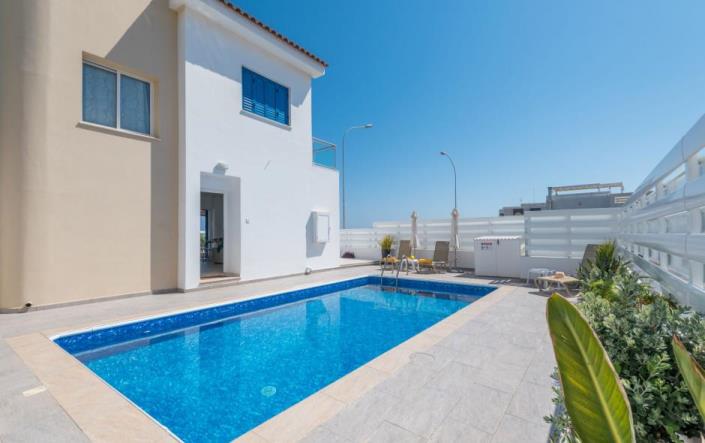Image No.1-2 Bed Villa for sale