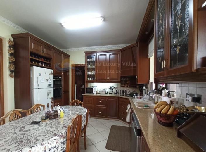 Image No.4-Maison / Villa de 4 chambres à vendre à Oroklini