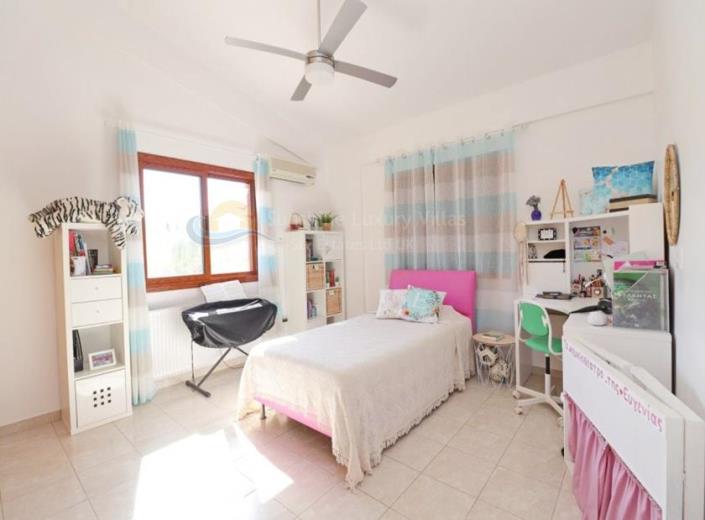 Image No.29-3 Bed Villa for sale