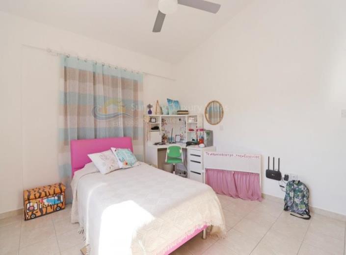 Image No.20-3 Bed Villa for sale