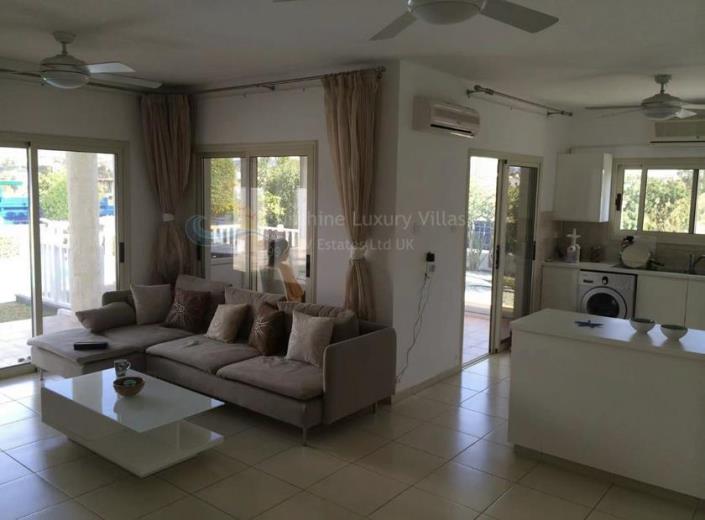 Image No.3-Bungalow de 3 chambres à vendre à Pyrgos