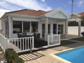 Bungalow de 3 chambres à vendre à Pyrgos