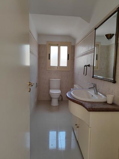 Image No.10-4 Bed Villa for sale