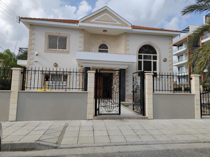 Image No.2-4 Bed Villa for sale