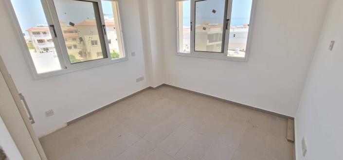 Image No.17-2 Bed Property for sale
