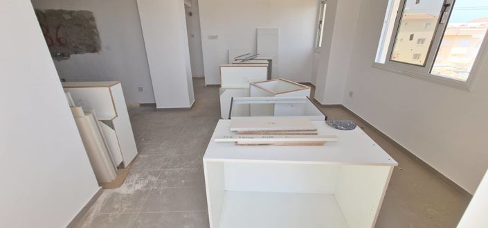 Image No.9-2 Bed Property for sale