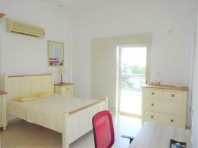 Image No.15-Villa de 4 chambres à vendre à Agios Georgios