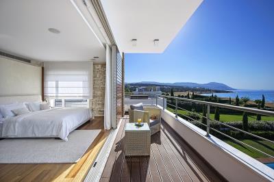 Akamas-Bay-Villas-bedroom-with-sea-views