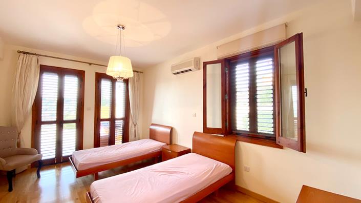 Image No.12-3 Bed Villa for sale