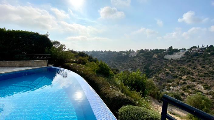 Image No.2-3 Bed Villa for sale