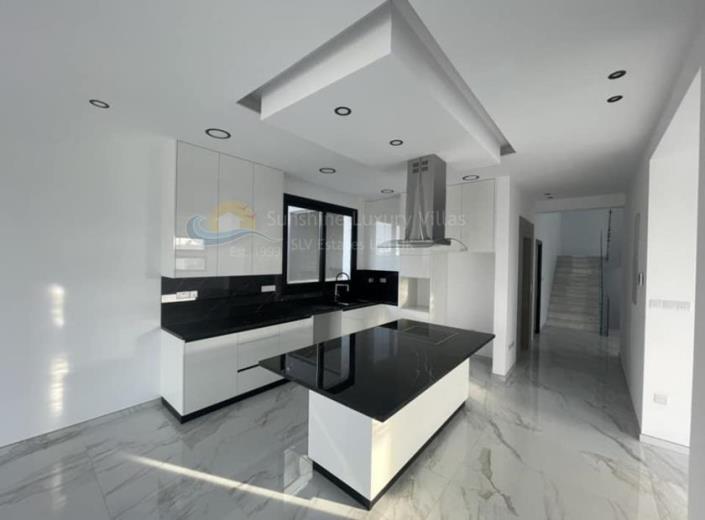 Image No.8-Villa de 5 chambres à vendre à Germasogeia