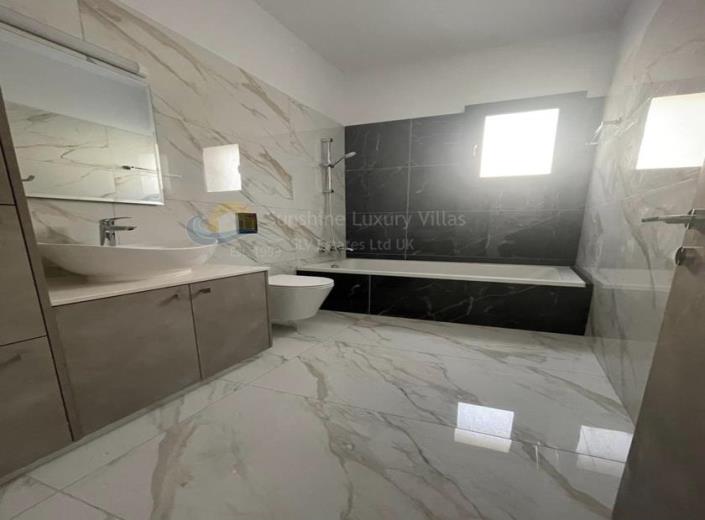 Image No.18-Villa de 5 chambres à vendre à Germasogeia