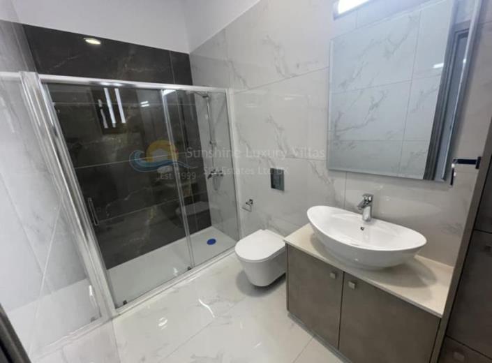 Image No.27-Villa de 5 chambres à vendre à Germasogeia