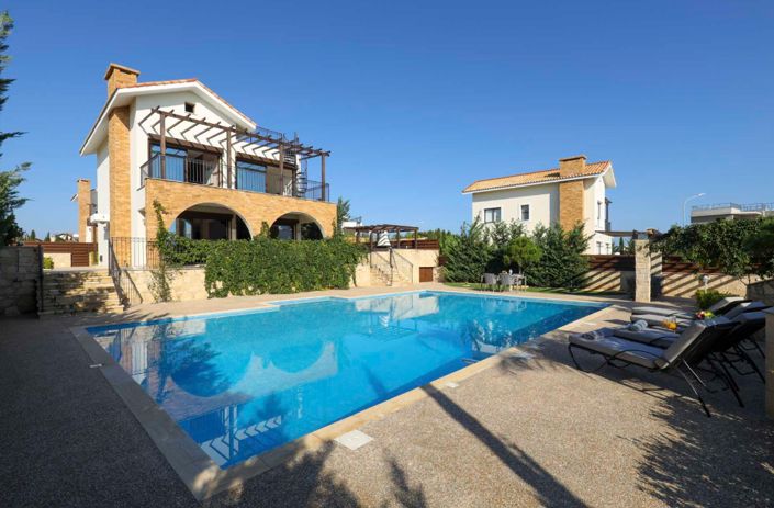Image No.2-Villa de 5 chambres à vendre à Ayia Thekla