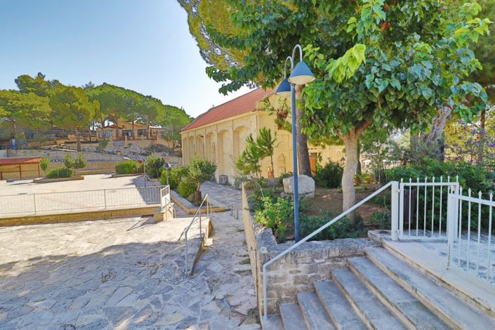 Image No.26-2 Bed Townhouse for sale