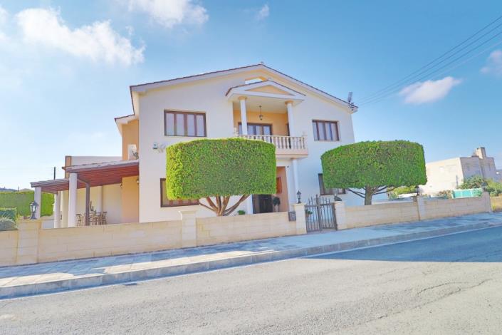 Image No.1-Maison / Villa de 5 chambres à vendre à Emba
