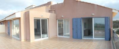 1 - Polis, Appartement